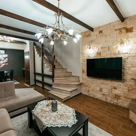 Lirtzis Villa Taxiarkhis (Aristotelis)