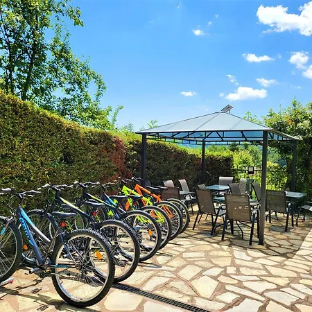 Lirtzis Βίλα Ταξιάρχης